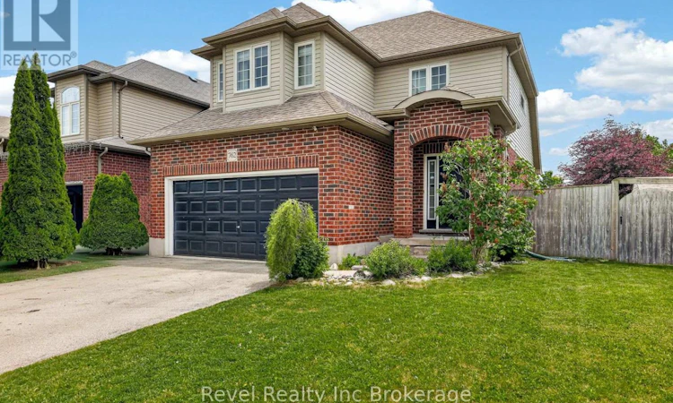 762 Frontenac Crescent