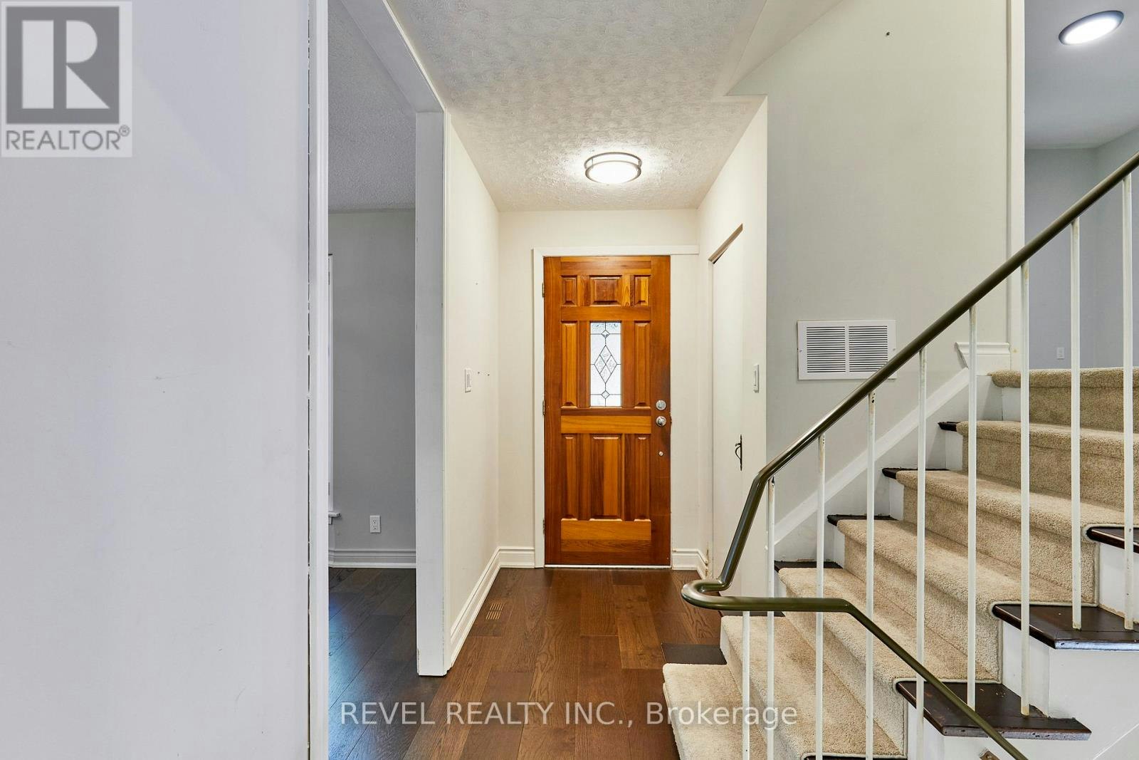 1260 Ilona Park Road, Pickering, ON, L1W 1E4 - 2