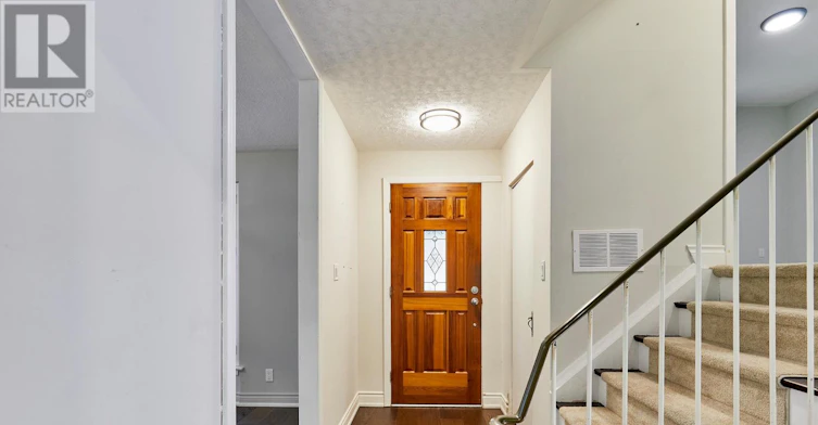 1260 Ilona Park Road, Pickering, ON, L1W 1E4 - 2
