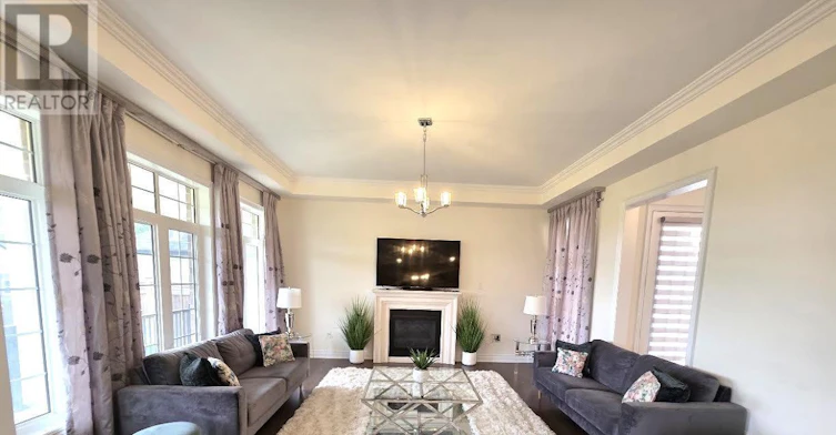 25 Munsie Drive, King, ON, L7B 0N8 - 3