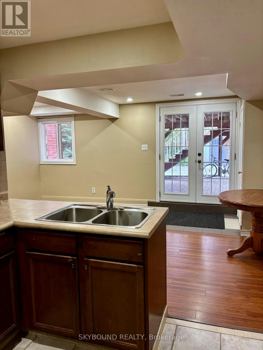 LOWER-107 Whitchurch Mews, Mississauga, ON, L5A 4B2 - 3