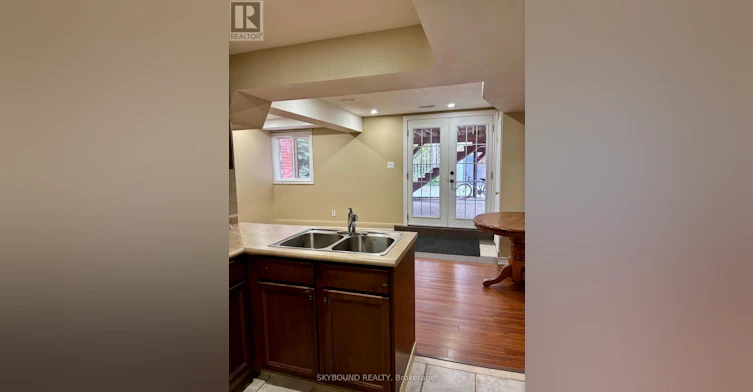 LOWER-107 Whitchurch Mews, Mississauga, ON, L5A 4B2 - 3
