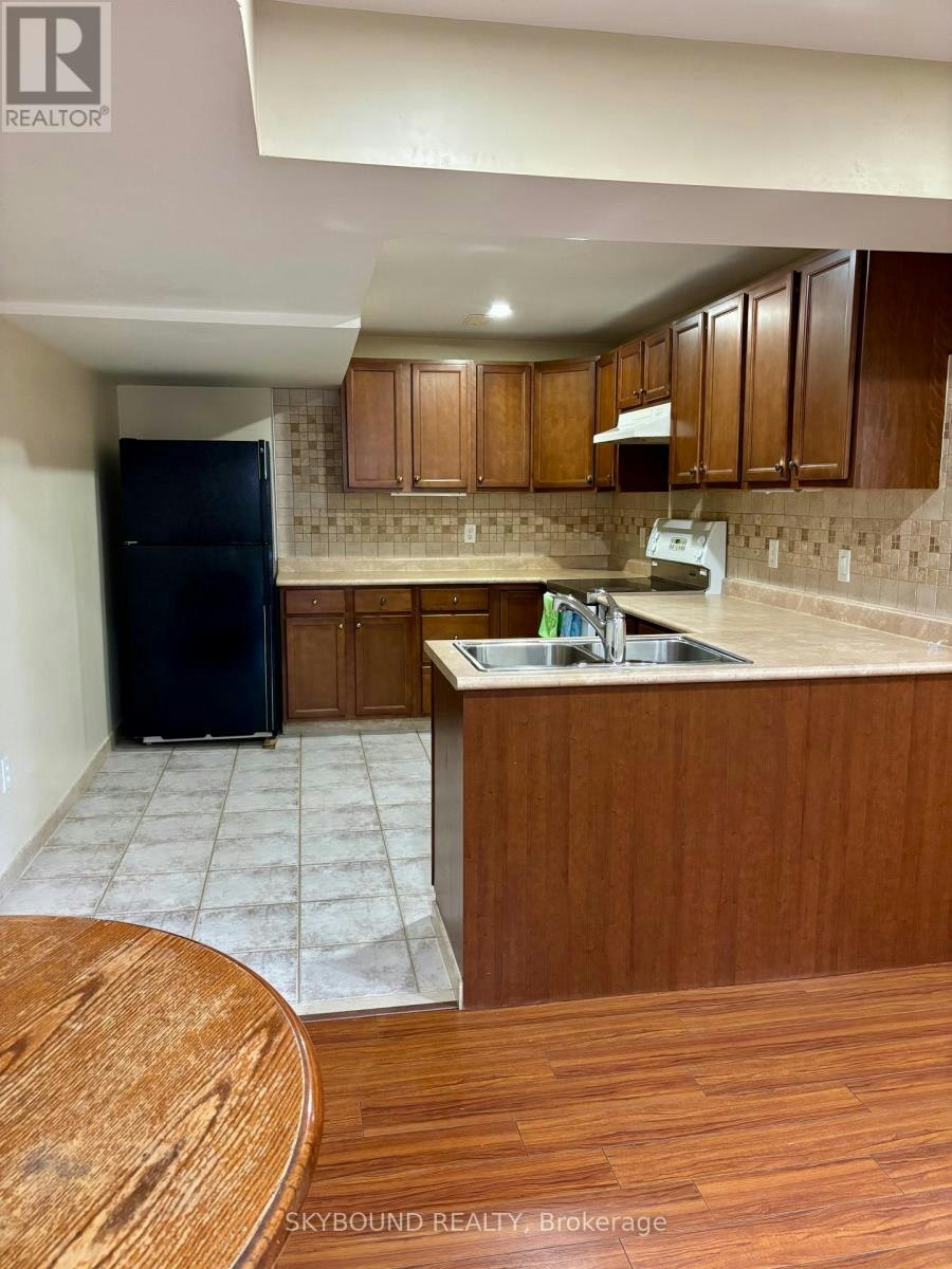LOWER-107 Whitchurch Mews, Mississauga, ON, L5A 4B2 - 4
