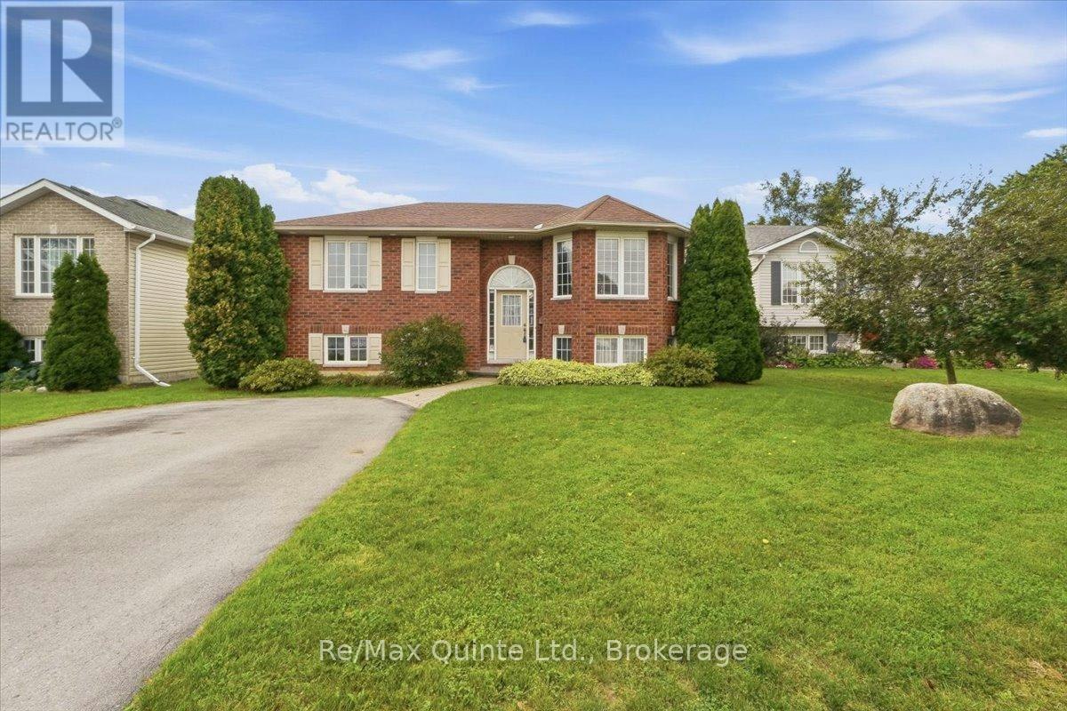 6 Chisholm Square, Belleville, ON, K8N 5Z4