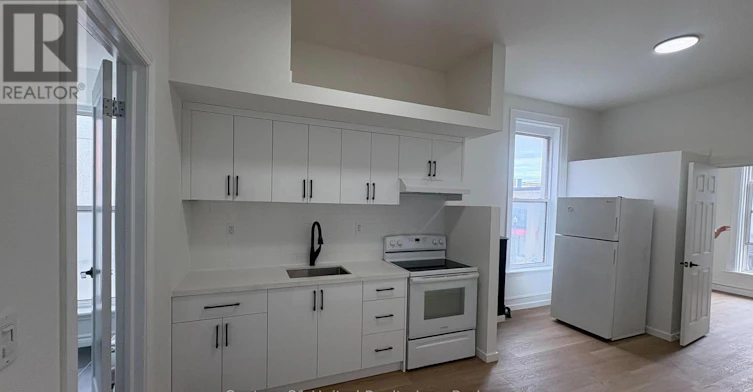 9 - 172-5 Hunter Street W, Peterborough, ON, K9H 2L2 - 2