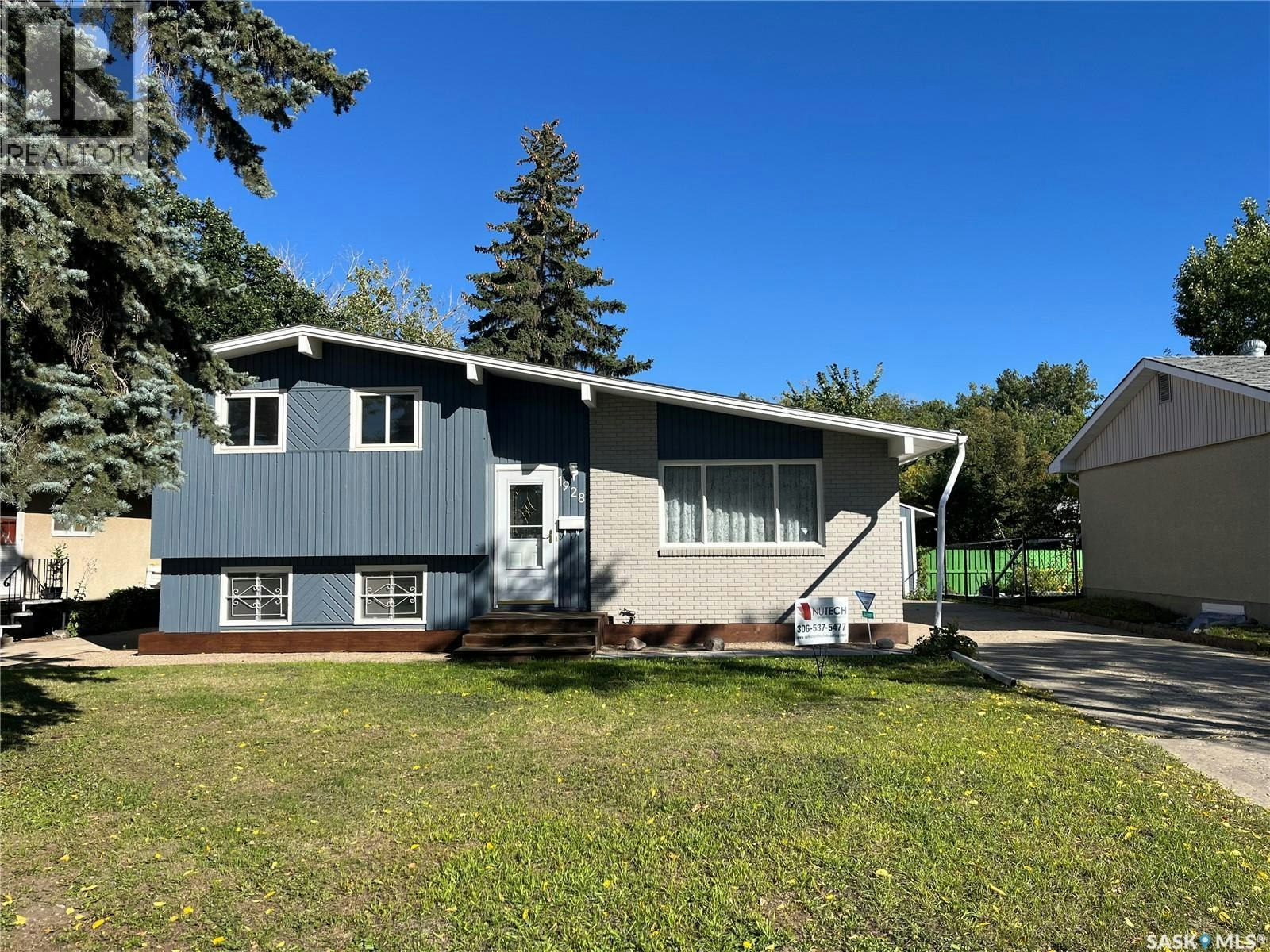 EAST-1928 Dewdney Avenue E, Regina, SK, S4N 4C8