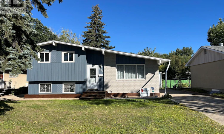 EAST-1928 Dewdney Avenue E