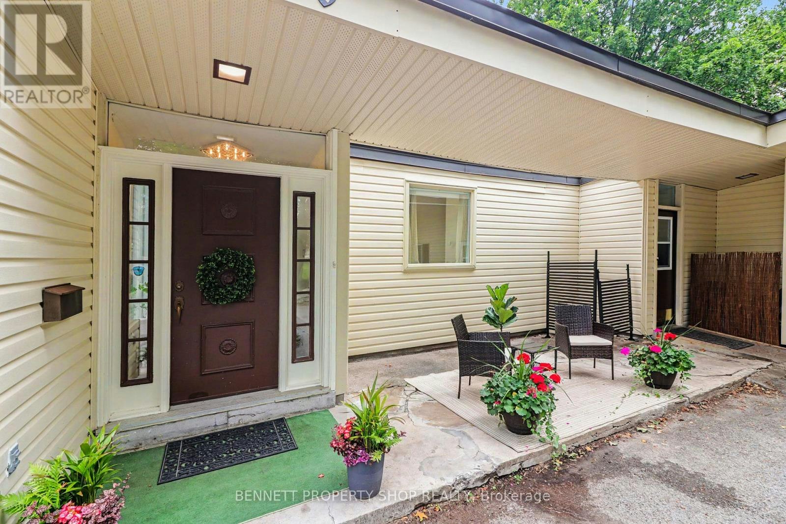 1770 Montreal Road, Ottawa, ON, K1J 6N3 - 2