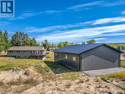6500 Grey Crescent - 2