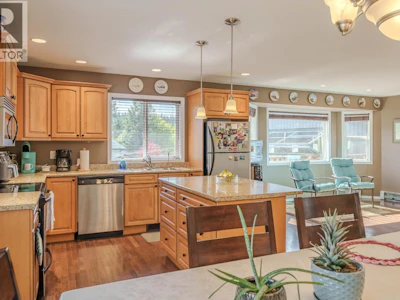 6500 Grey Crescent - 3