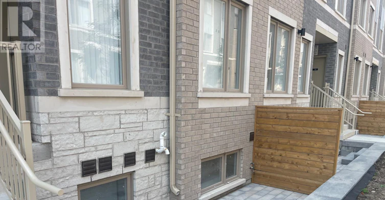 176-151 Honeycrisp Crescent, Vaughan, ON, L4K 0N7 - 2