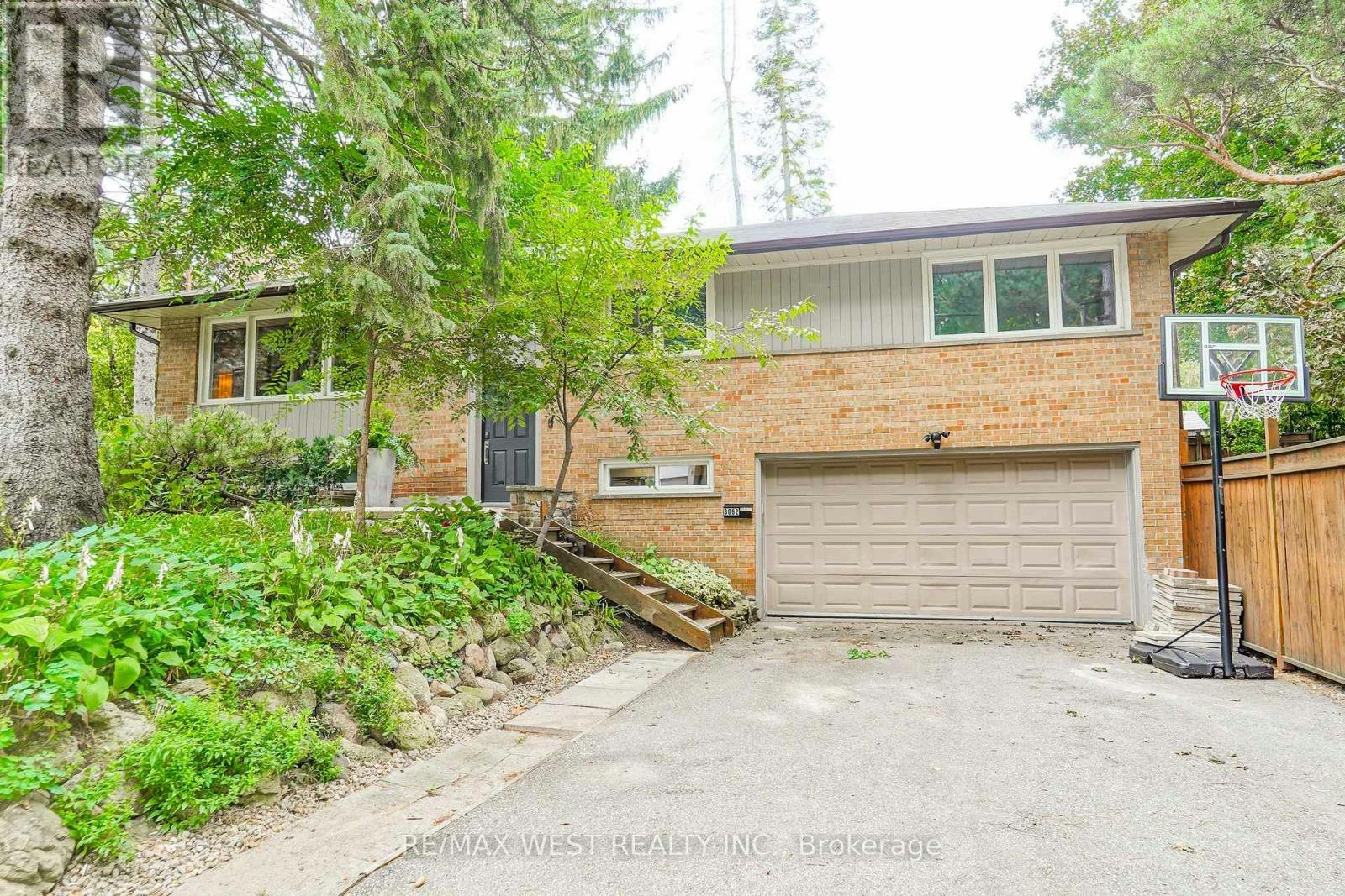 3062 O'hagan Drive, Mississauga, ON, L5C 2C5