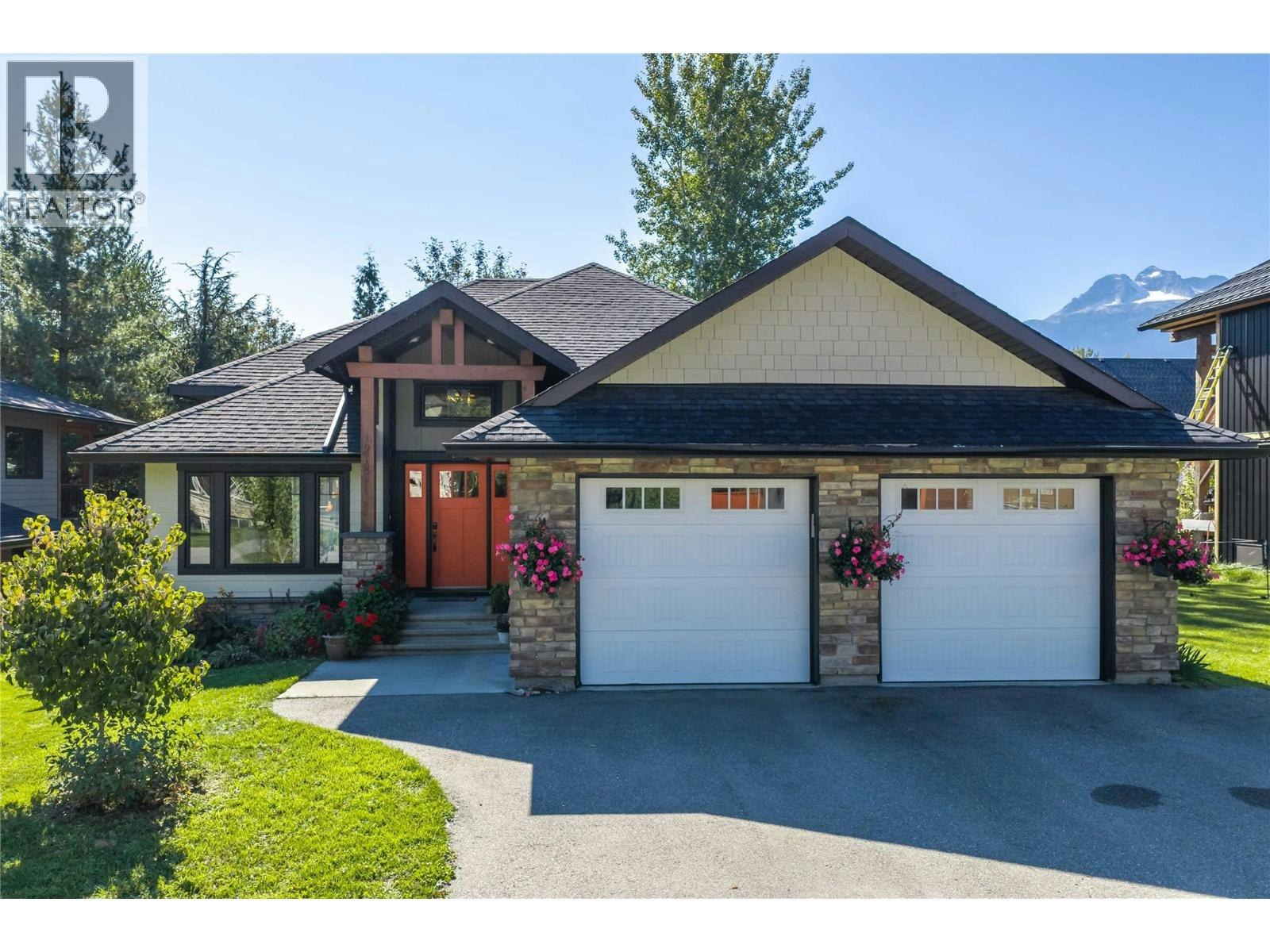 1915 Aspen Crescent, Revelstoke, BC, V0E 2S3