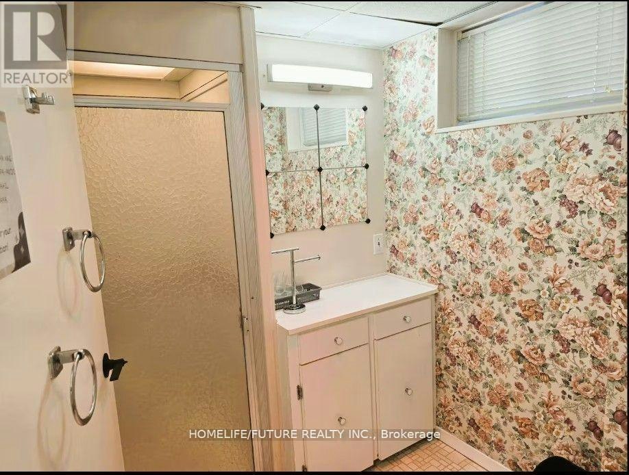 7 Stonehenge Crescent, Toronto, ON, M1G 2P5 - 11