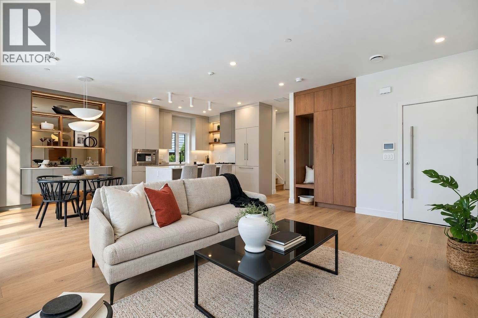 2-2211 William Street, Vancouver, BC, V5L 2S5