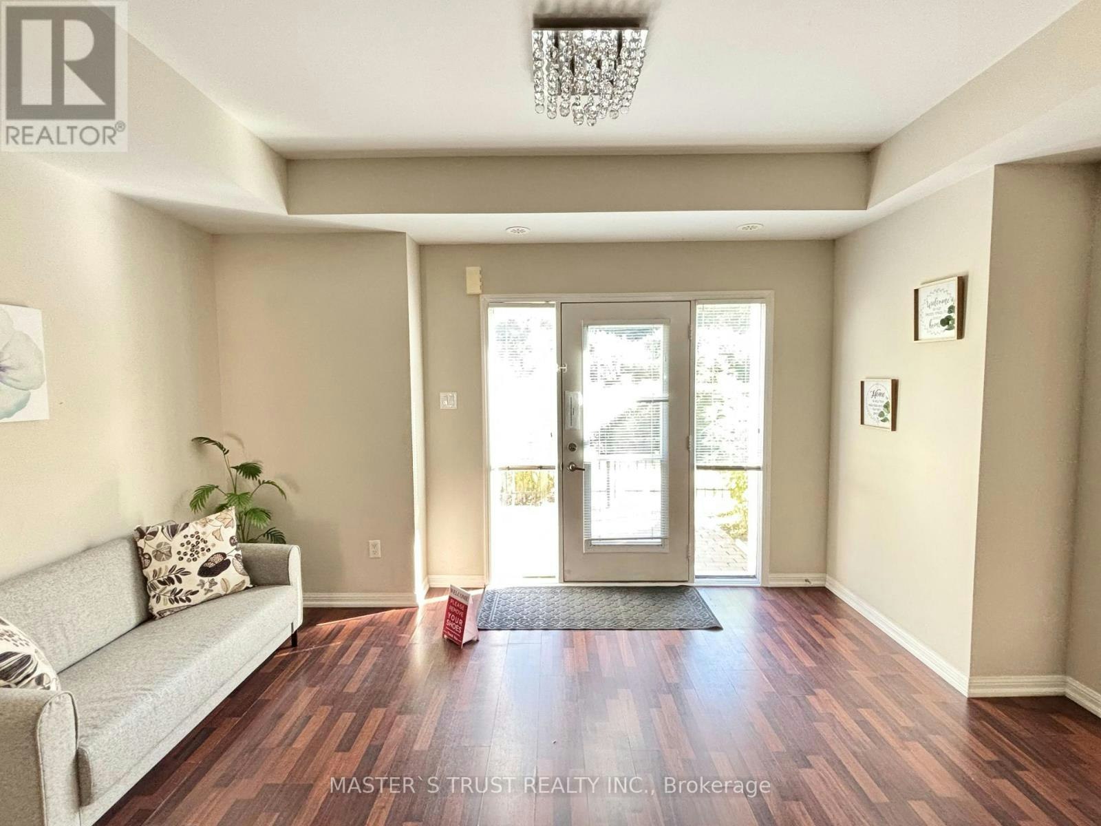 33 Walter Dove Court, Aurora, ON, L4G 0S8 - 4