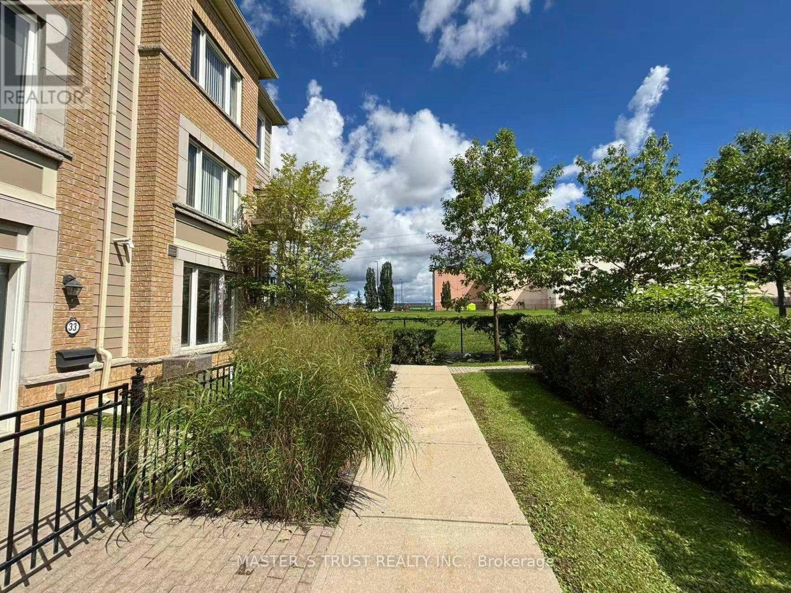 33 Walter Dove Court, Aurora, ON, L4G 0S8 - 2