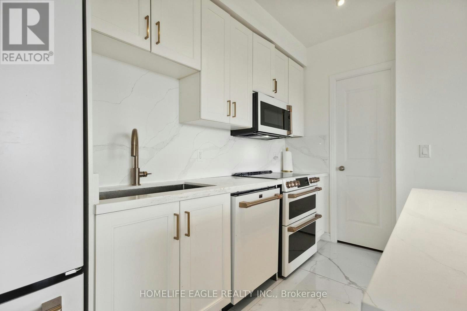 905-9225 Jane Street, Vaughan, ON, L6A 0J7 - 9