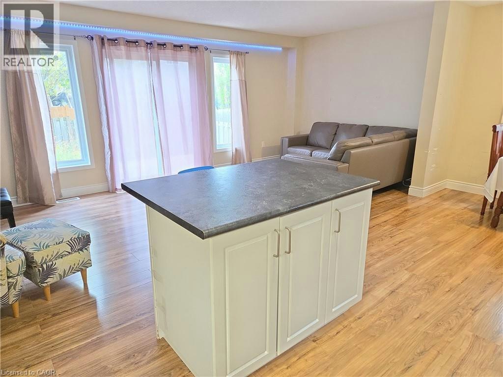 564 Wild Iris Avenue, Waterloo, ON, N2V 2X5 - 11