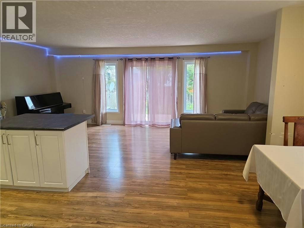 564 Wild Iris Avenue, Waterloo, ON, N2V 2X5 - 14