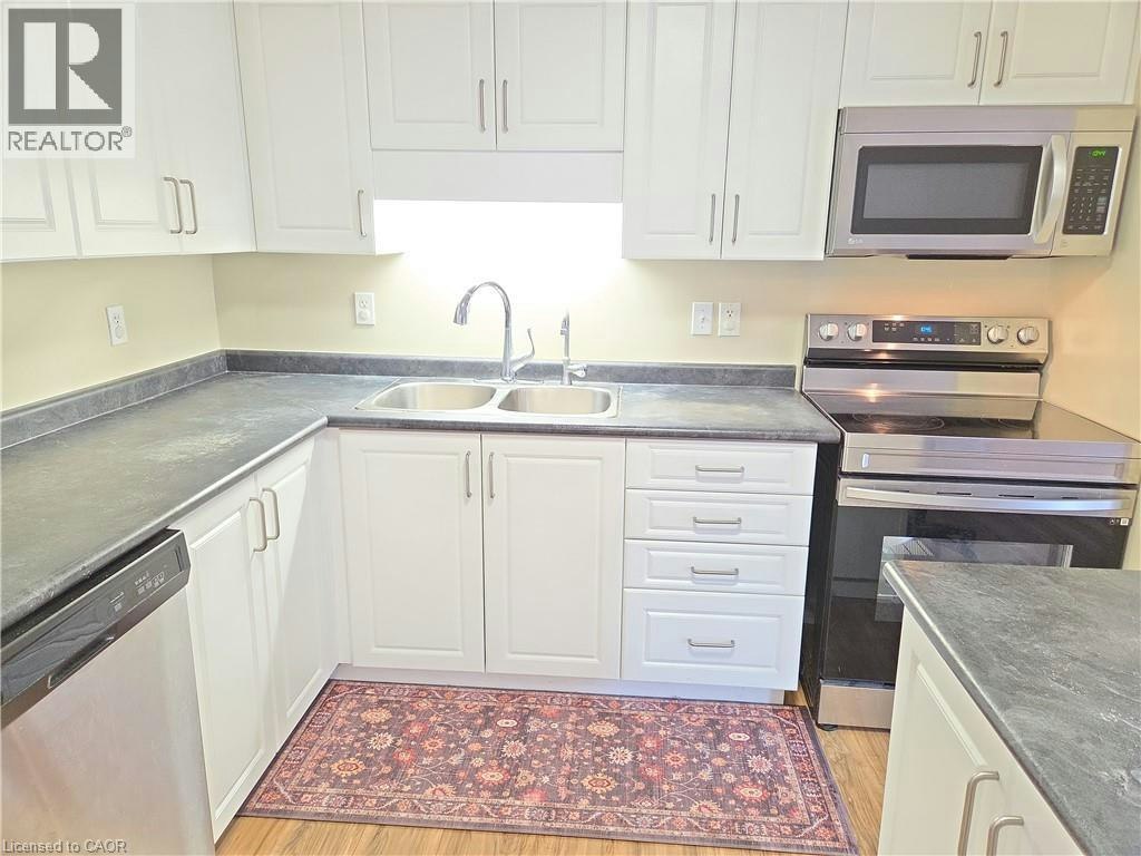 564 Wild Iris Avenue, Waterloo, ON, N2V 2X5 - 10