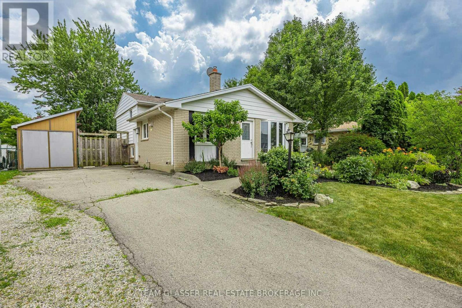6 Heath Place, London, ON, N5Z 4G6