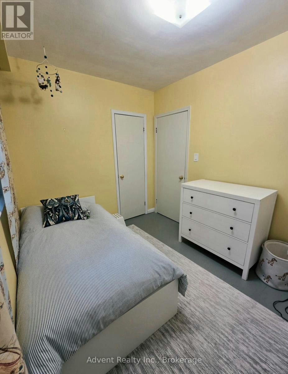 UPPER-800 Davenport Road, Toronto, ON, M6G 2B3 - 6