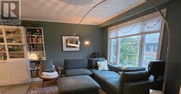 UPPER-800 Davenport Road, Toronto, ON, M6G 2B3