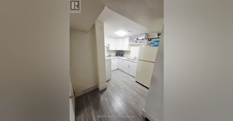800 Davenport Road, Toronto, ON, M6G 2B3
