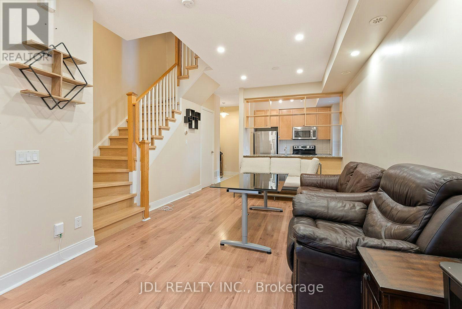 76-315 Village Green Square, Toronto, ON, M1S 0L2 - 9