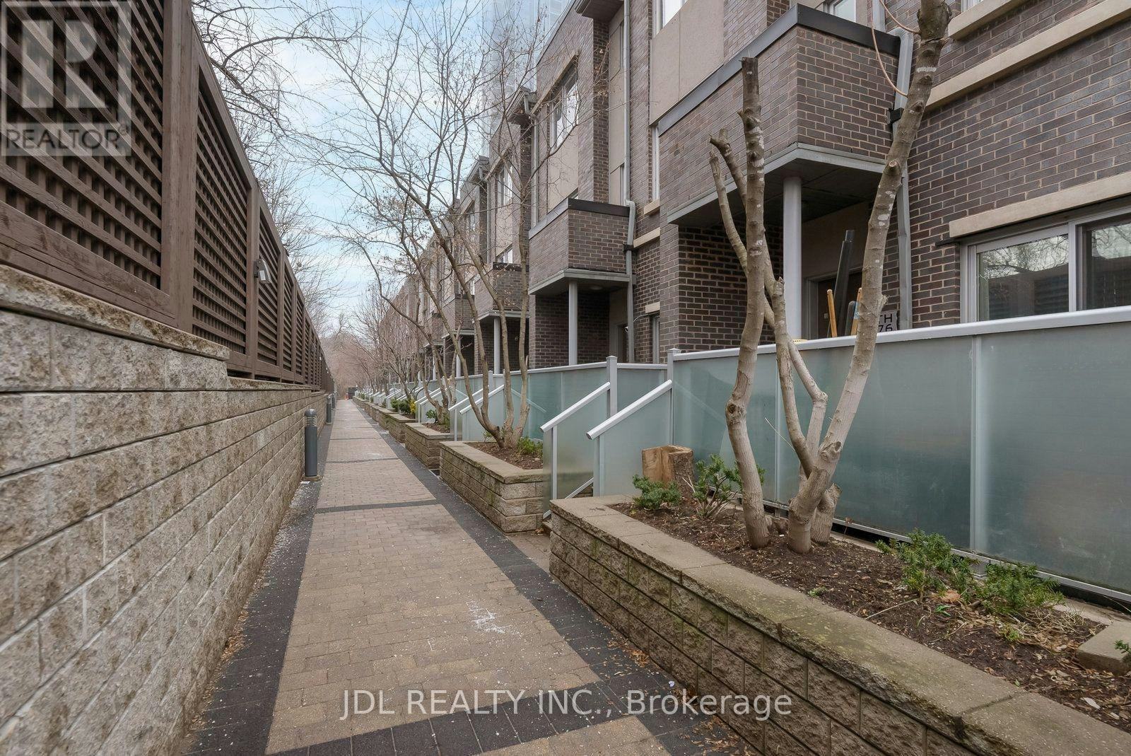 76-315 Village Green Square, Toronto, ON, M1S 0L2 - 4