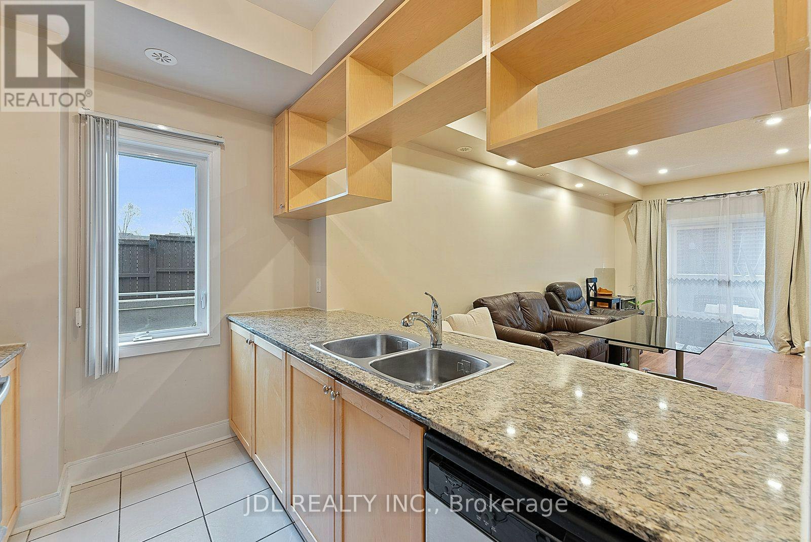 76-315 Village Green Square, Toronto, ON, M1S 0L2 - 14