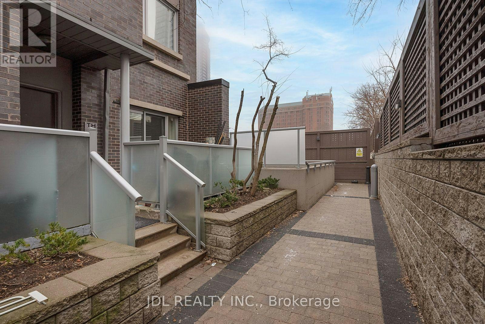 76-315 Village Green Square, Toronto, ON, M1S 0L2 - 5