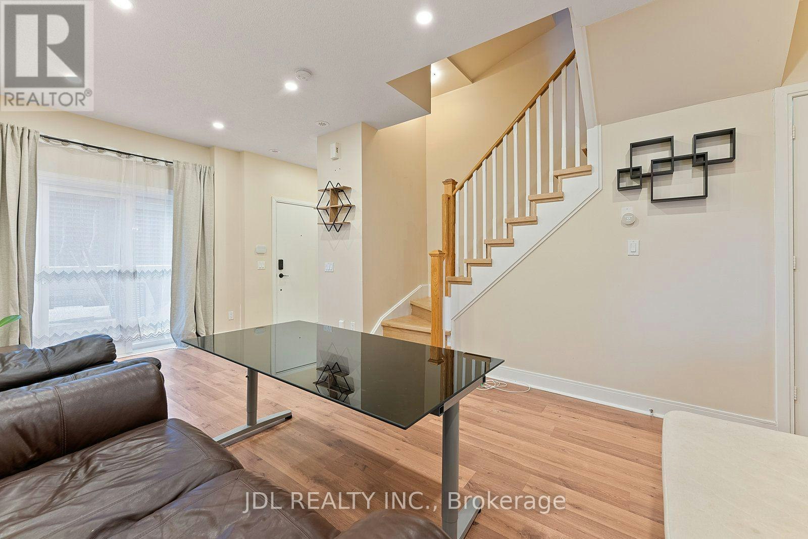 76-315 Village Green Square, Toronto, ON, M1S 0L2 - 11