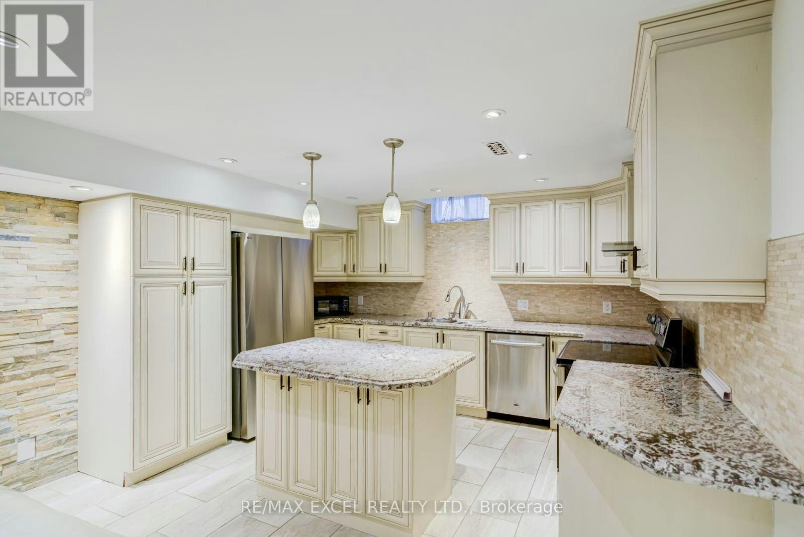 BSMT-79 Ampezzo Avenue, Vaughan, ON, L4H 3K1 - 11