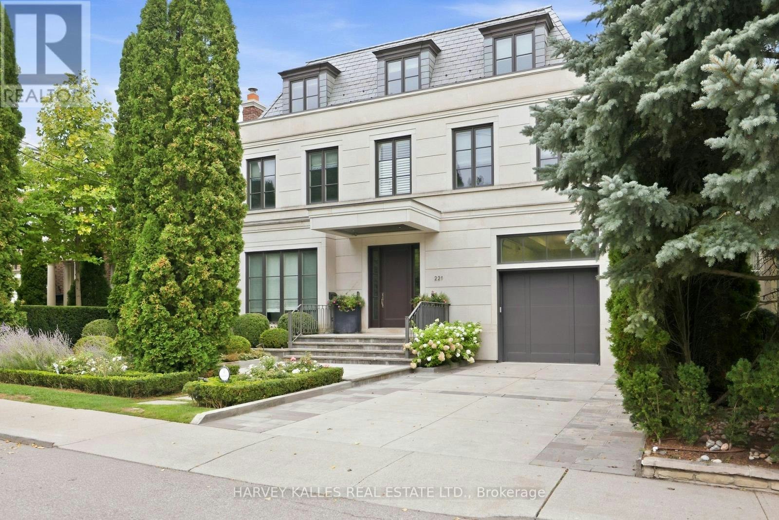 221 Dunvegan Road, Toronto, ON, M5P 2P3