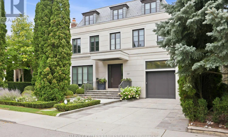 221 Dunvegan Road