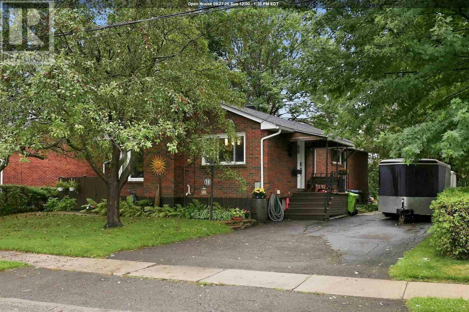 19 Illinois Avenue, Sault Ste. Marie, ON, P6A 4M2