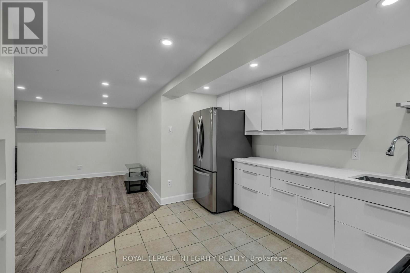 924 Rex Avenue, Ottawa, ON, K2A 2P7 - 6