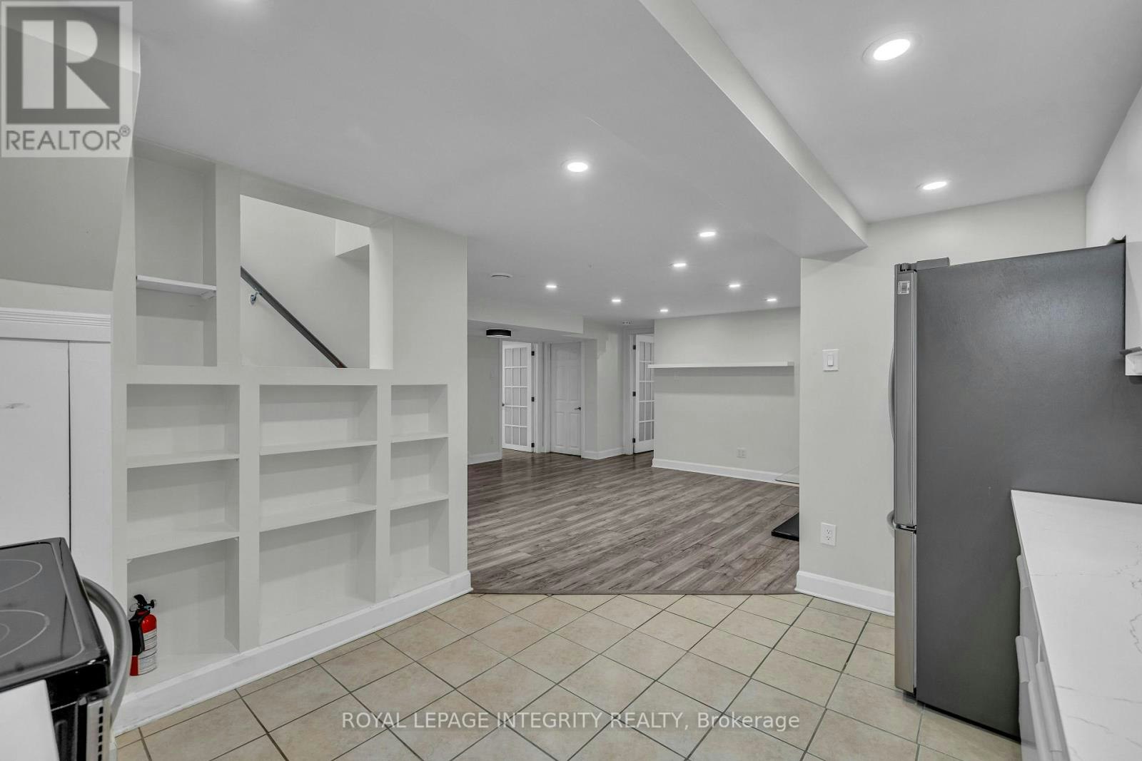 924 Rex Avenue, Ottawa, ON, K2A 2P7 - 7