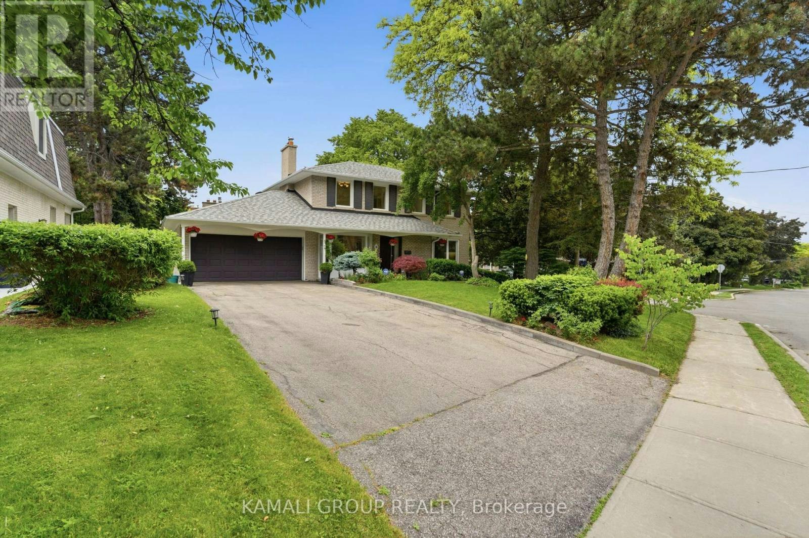 30 Blue Ridge Road, Toronto, ON, M2K 1R7