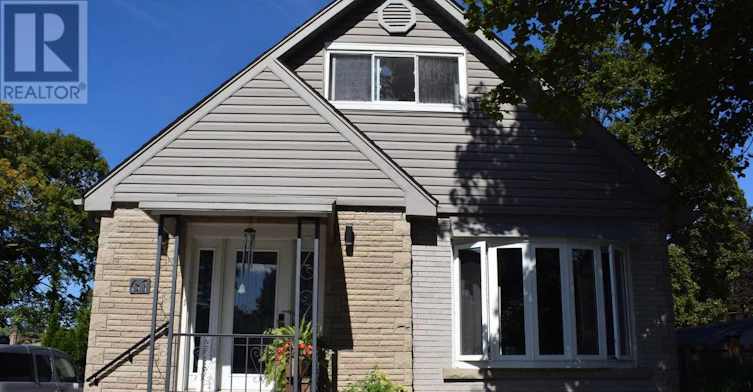 61 Nelson Court, Halton Hills, ON, L7J 1A5 - 2