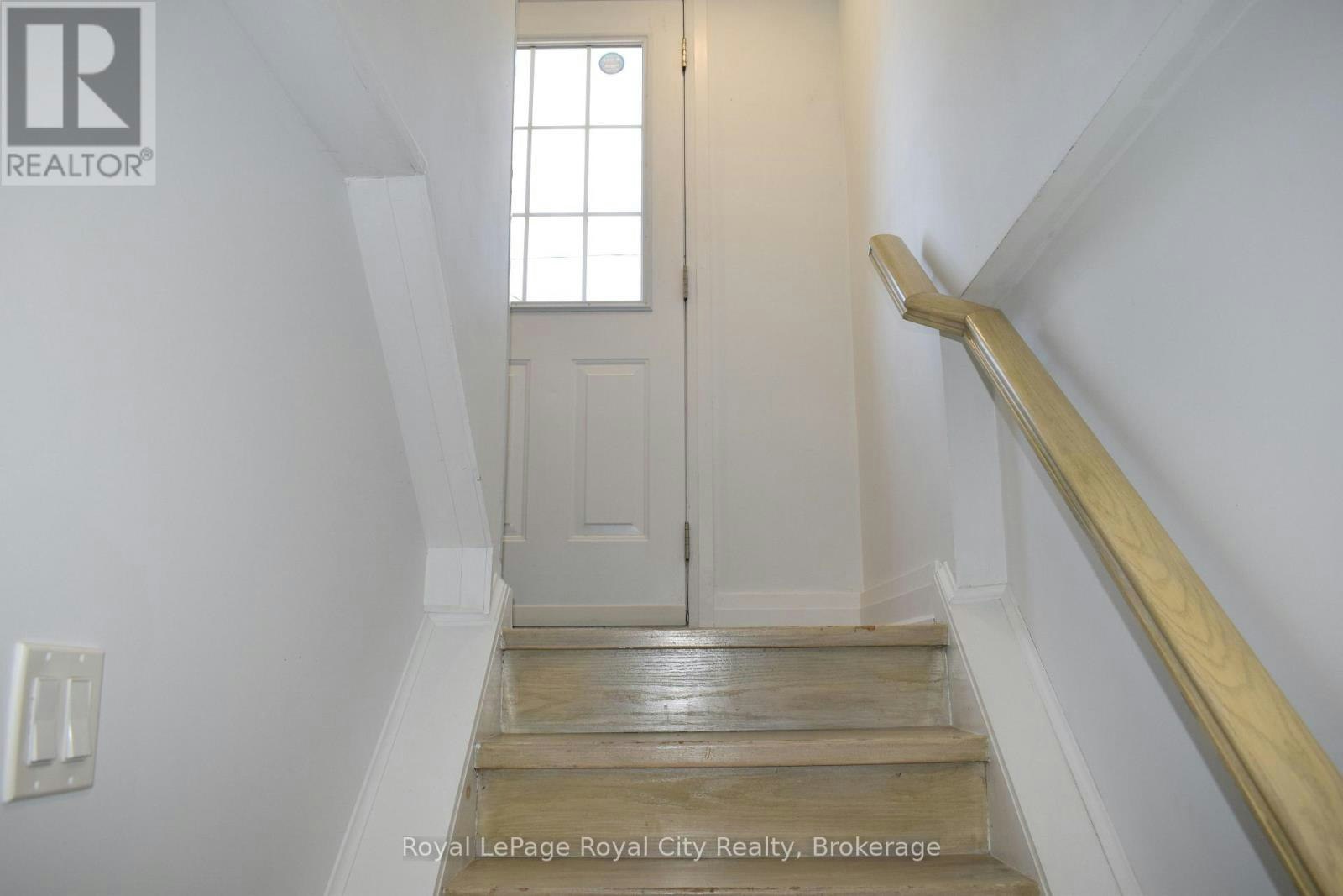 61 Nelson Court, Halton Hills, ON, L7J 1A5 - 4