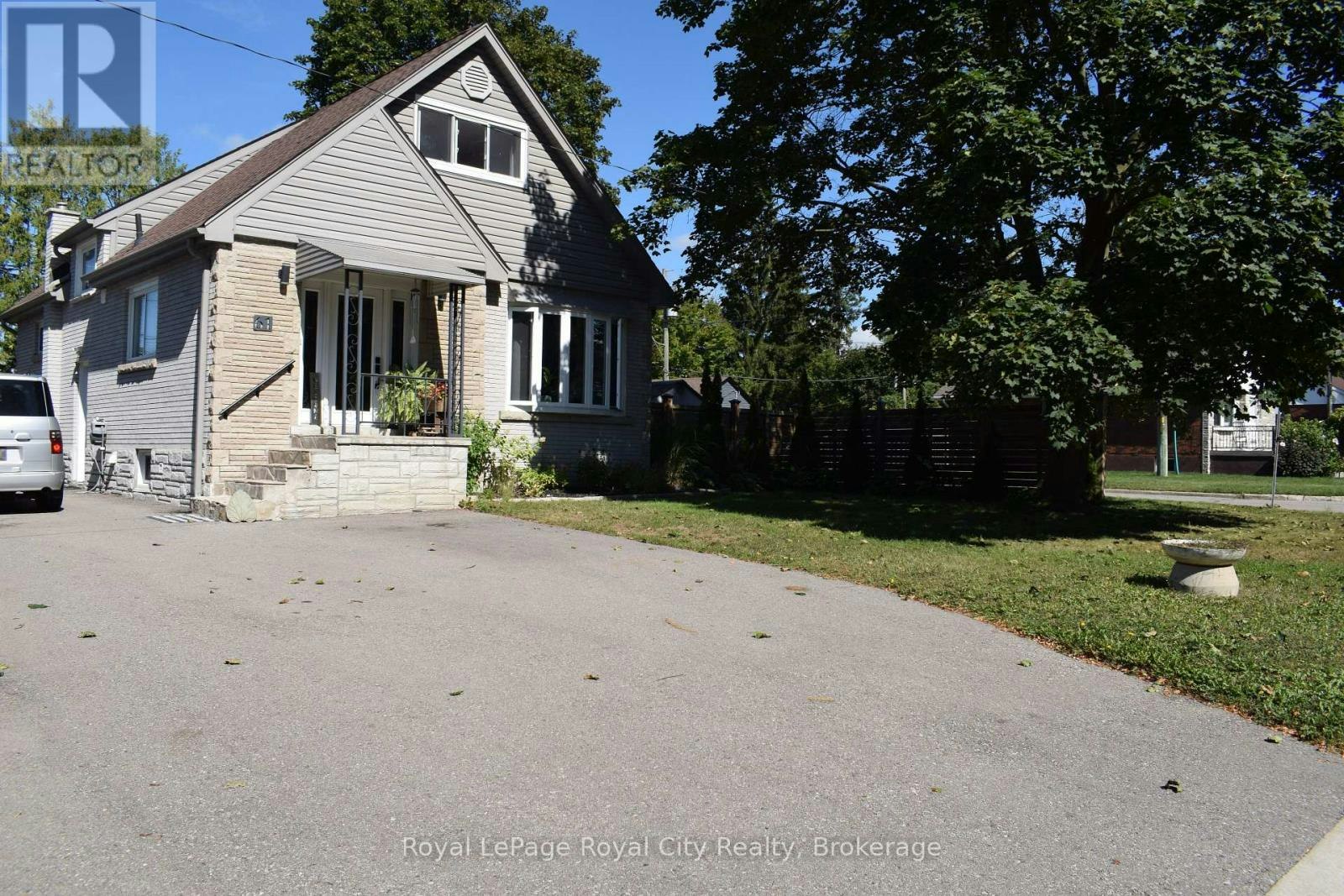 61 Nelson Court, Halton Hills, ON, L7J 1A5 - 3