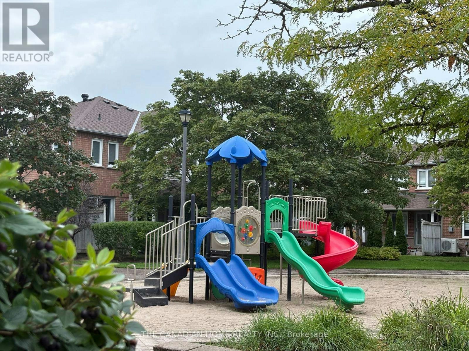 98-833 Scollard Court, Mississauga, ON, L5V 2B4 - 29