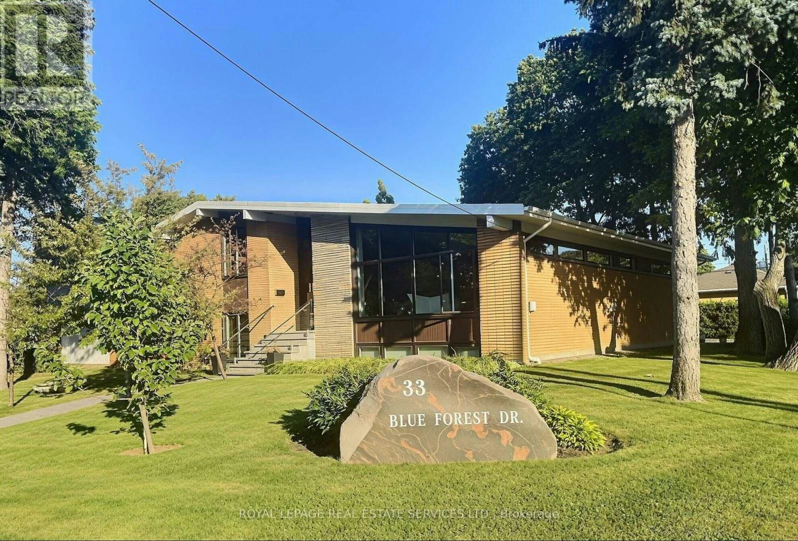 33 Blue Forest Drive, Toronto, ON, M3H 4W4