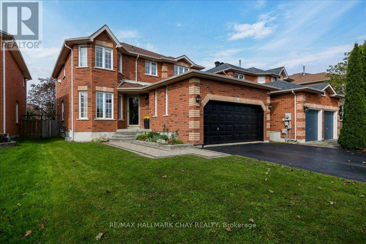 18 Bear Creek Drive, Barrie, ON, L4N 9M6