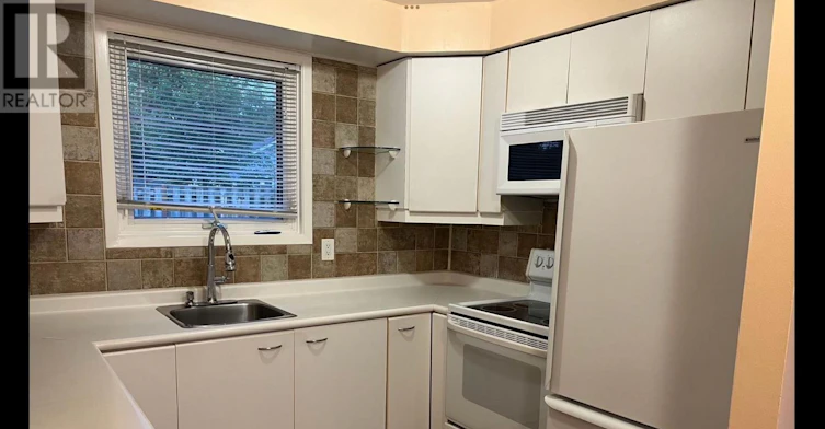 ROOM 2-5 Onslow Court, Oakville, ON, L6H 1J2 - 2
