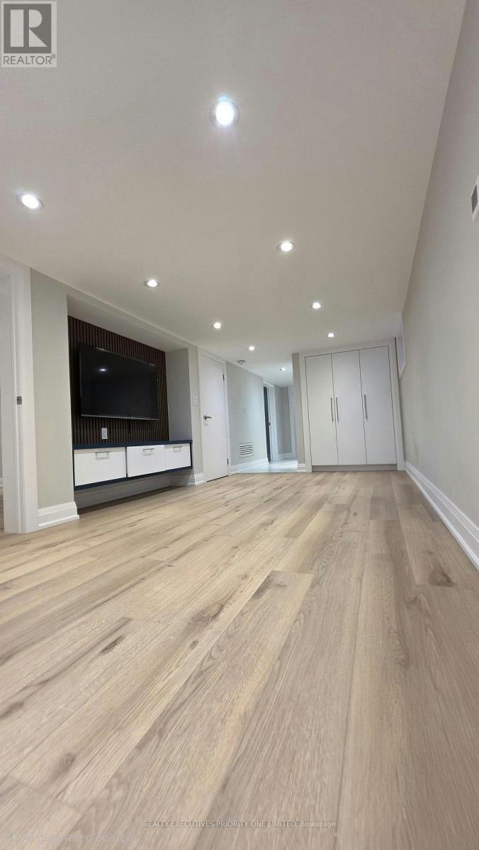 BASEMENT-10 Lascelles Boulevard, Toronto, ON, M4V 2B5 - 4