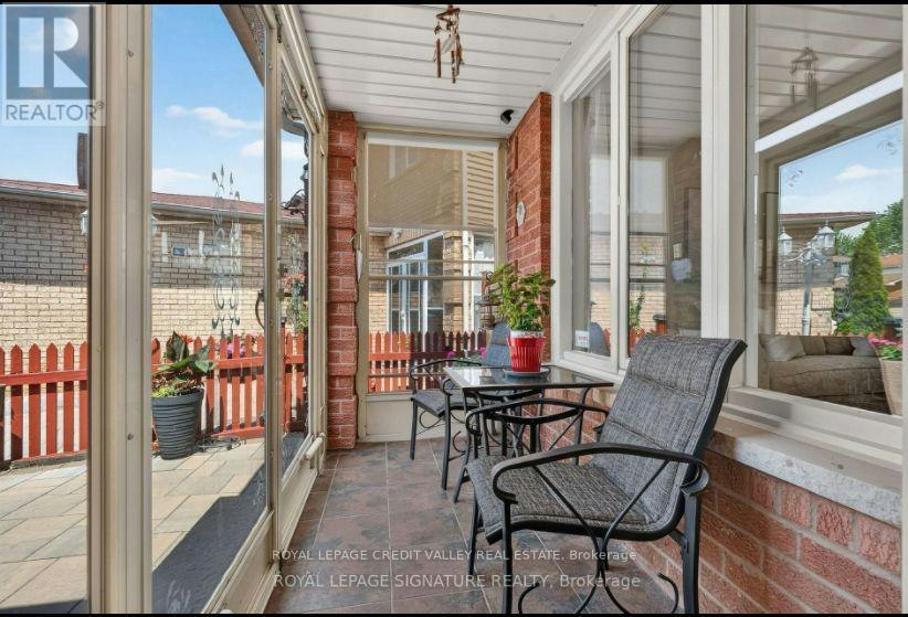 1642 Pepperwood Gate, Pickering, ON, L1X 2K1 - 2